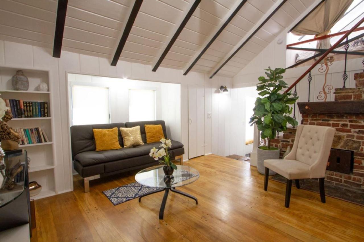 Dreamy Farmhouse In Studio City Лос-Анджелес Экстерьер фото