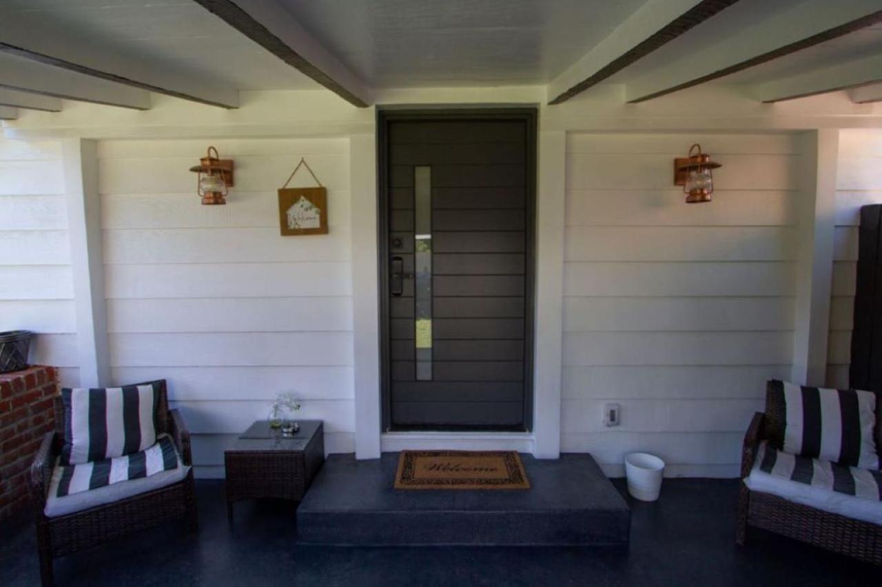 Dreamy Farmhouse In Studio City Лос-Анджелес Экстерьер фото